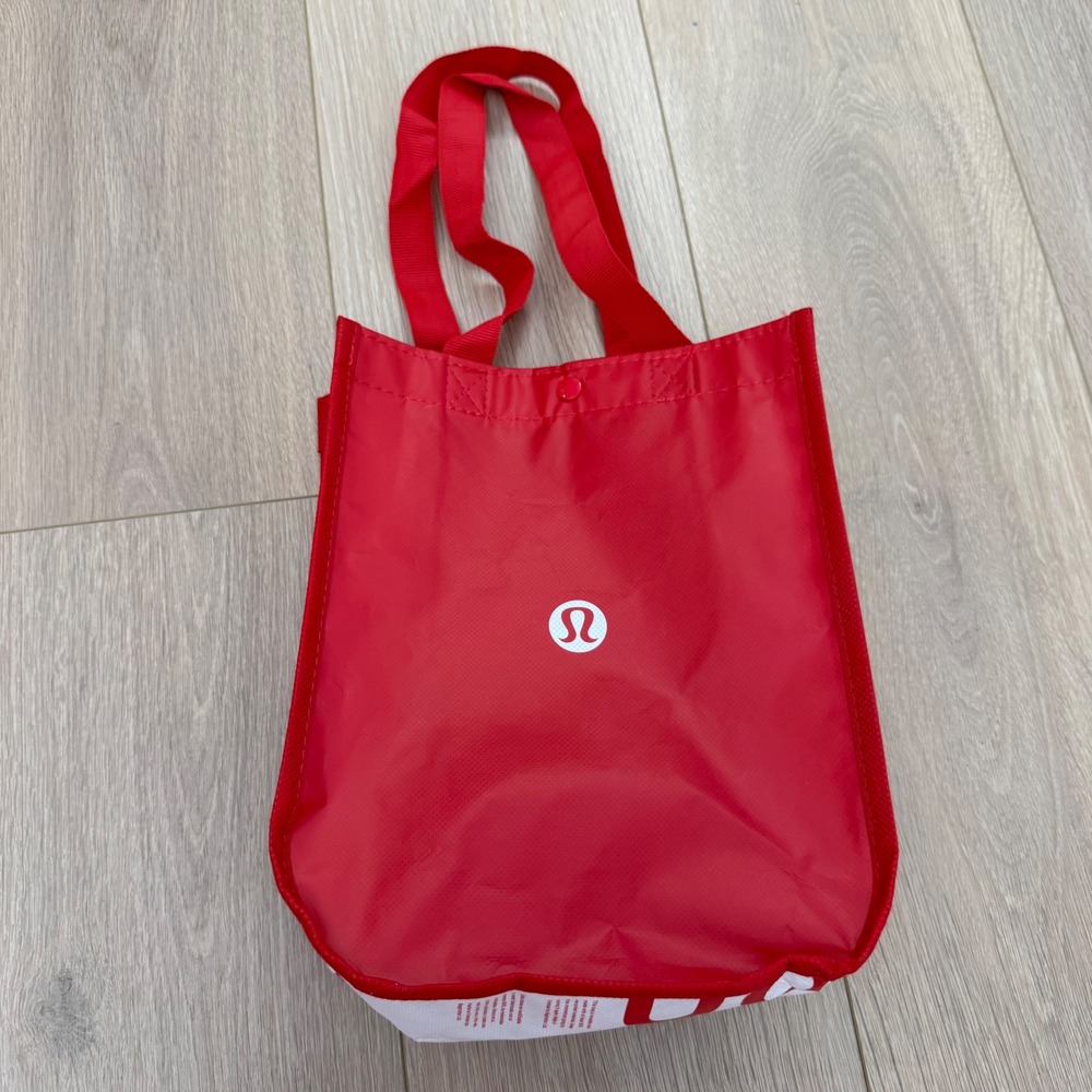 Lululemon Reusable Shopping Tote Bag Small Red White Logo Snap Closure Shopper